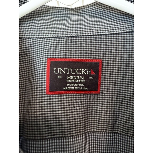 UNTUCKit Shirt Men’s Navy Blue Marcasin Check Plaid Long Sleeve Button Up size M - Picture 2 of 6